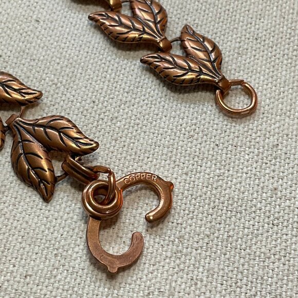 1950s Leaf Link Copper Bracelet – Forged & Fluid Vintage - Picture 5 of 7